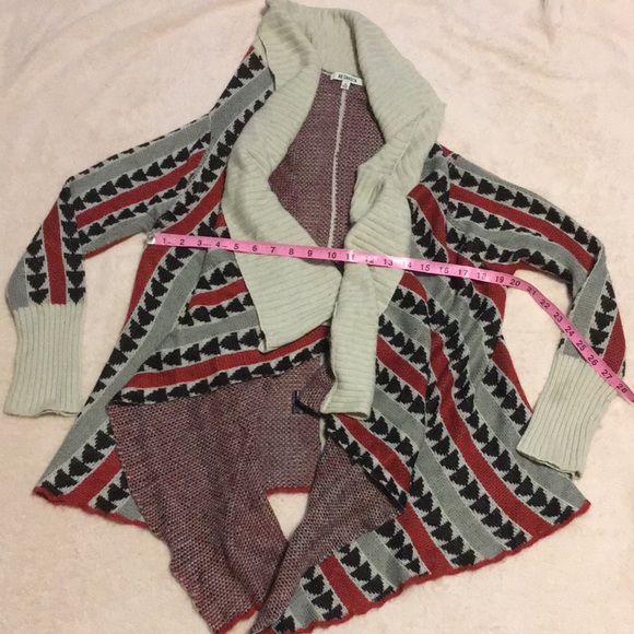 Geometric knit sweater, red white & grey triangles - Picture 2 of 4